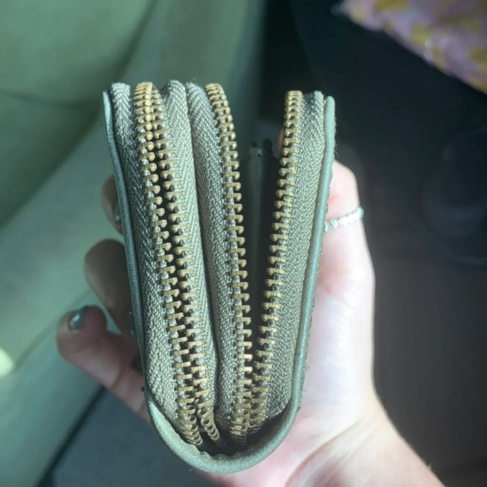 Green Wallet - Picture 2 of 6